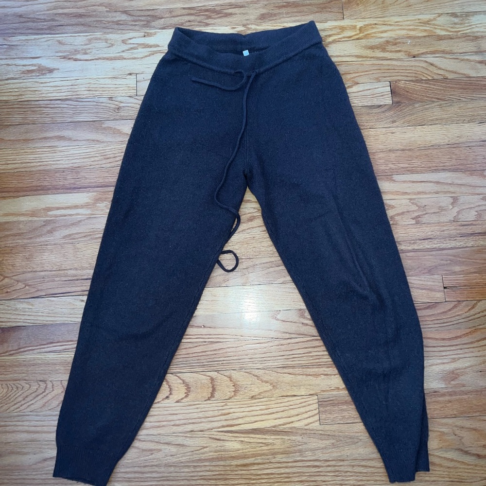 Brown ariztia cashmere joggers medium